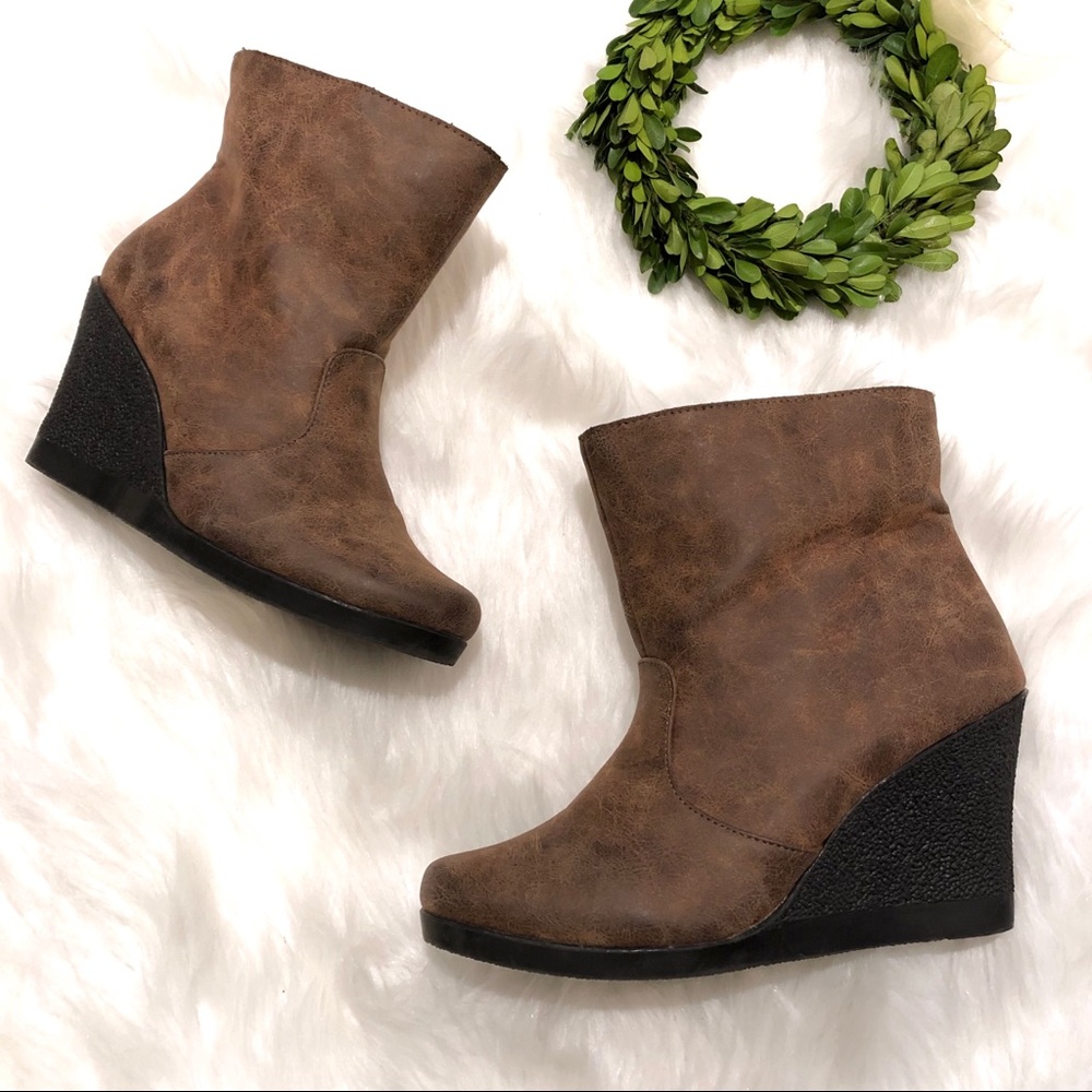 Muk Luks Ankle Wedge Booties Brown 9
